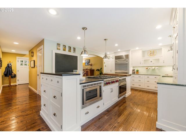 1905 ARENA Ct, West Linn, OR 97068