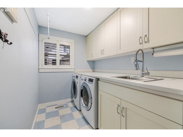 1905 ARENA Ct, West Linn, OR 97068