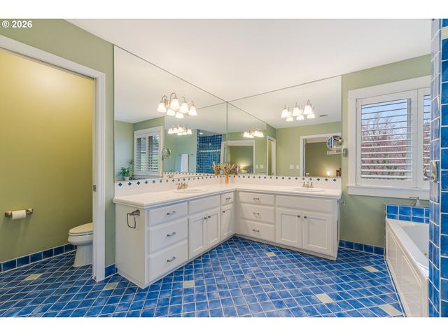 1905 ARENA Ct, West Linn, OR 97068