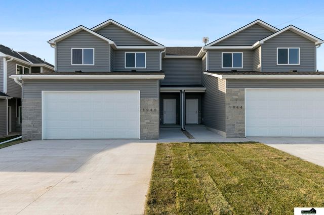 1940 Flagstone Road, Lincoln, NE 68521