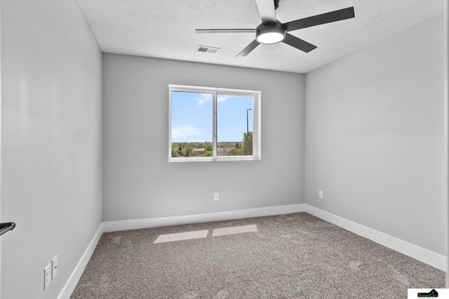 1940 Flagstone Road, Lincoln, NE 68521