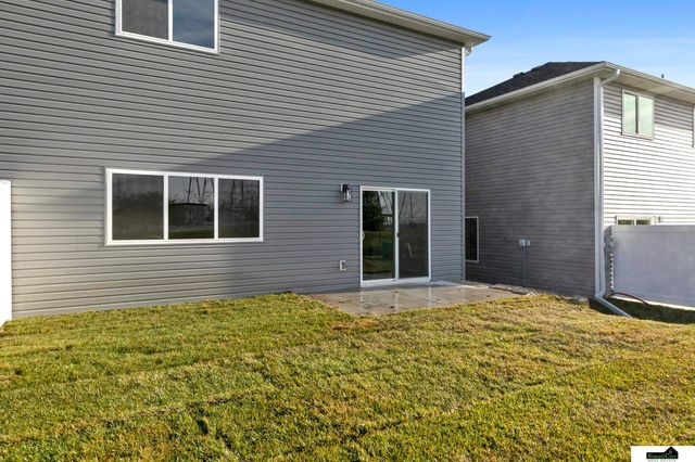 1940 Flagstone Road, Lincoln, NE 68521