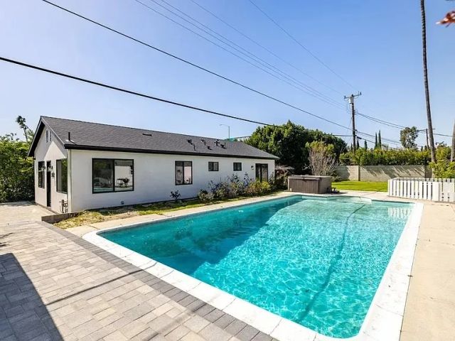 5805 Bucknell Avenue, North Hollywood, CA 91607