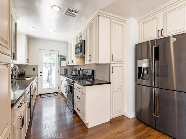 5805 Bucknell Avenue, North Hollywood, CA 91607