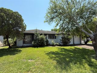 3831 Cloverbrook Drive, Houston, TX 77045