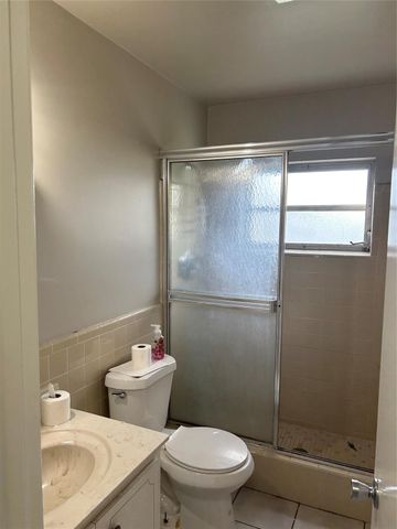 7611 NW 72nd Way, Tamarac, FL 33321