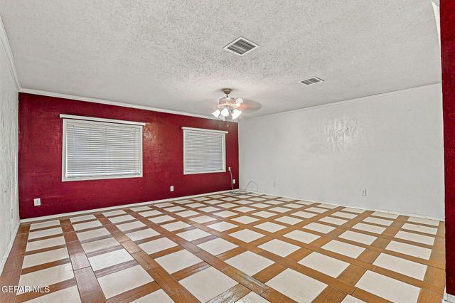 8528 SARATOGA Drive, El Paso, TX 79912