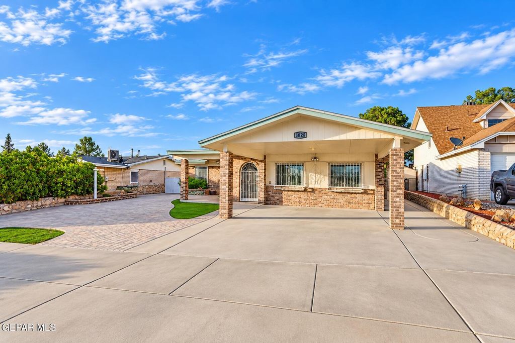 8528 SARATOGA Drive, El Paso, TX 79912