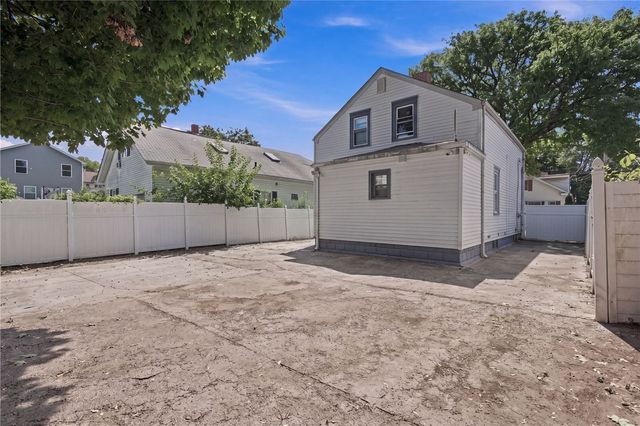 19 Carr Street, Providence, RI 02905