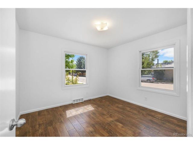 1603 Emery St, Longmont, CO 80501
