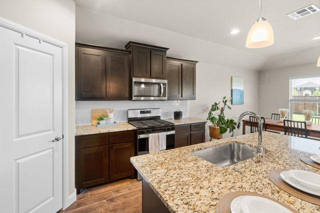 1338 Rolling Meadows Drive, Cedar Hill, TX 75104