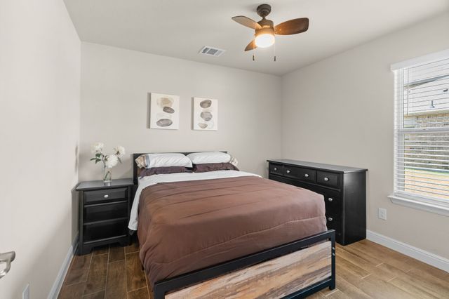 1338 Rolling Meadows Drive, Cedar Hill, TX 75104