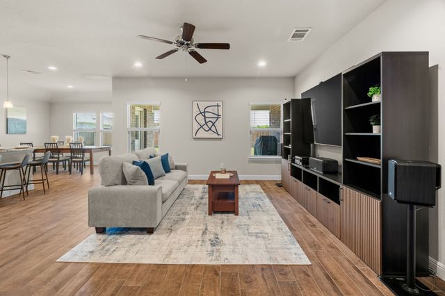 1338 Rolling Meadows Drive, Cedar Hill, TX 75104