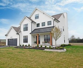 2962 Howard Farms Drive, Delaware, OH 43015