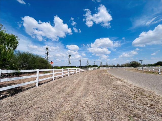 2921 Lasso Trail, Edinburg, TX 78541