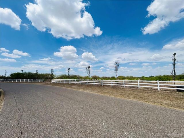2921 Lasso Trail, Edinburg, TX 78541