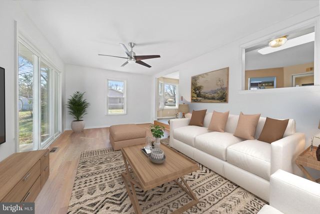 11 MONTCEAU DR, Newark, DE 19702