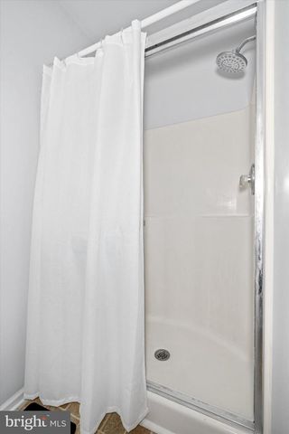 11 MONTCEAU DR, Newark, DE 19702