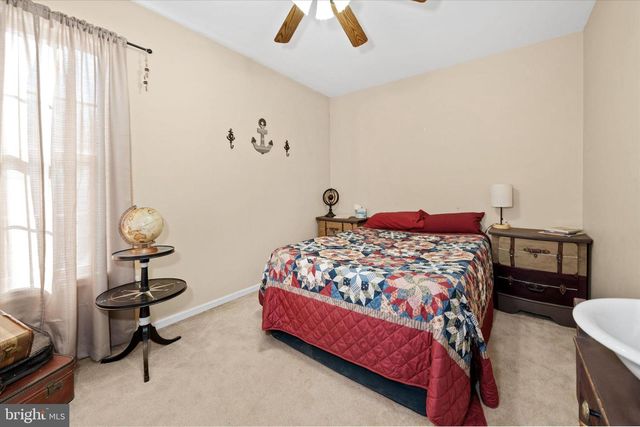 11 MONTCEAU DR, Newark, DE 19702