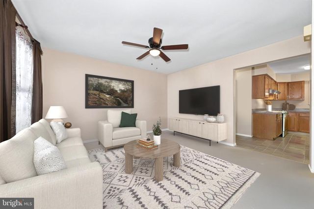 11 MONTCEAU DR, Newark, DE 19702