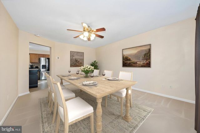 11 MONTCEAU DR, Newark, DE 19702