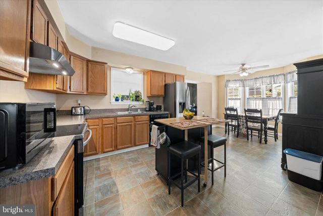 11 MONTCEAU DR, Newark, DE 19702