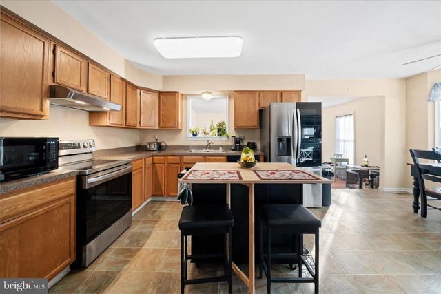 11 MONTCEAU DR, Newark, DE 19702