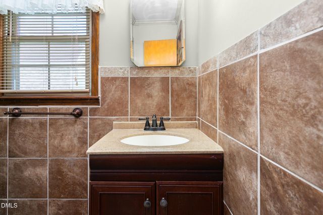 126 Andrews Avenue, Graham, NC 27253