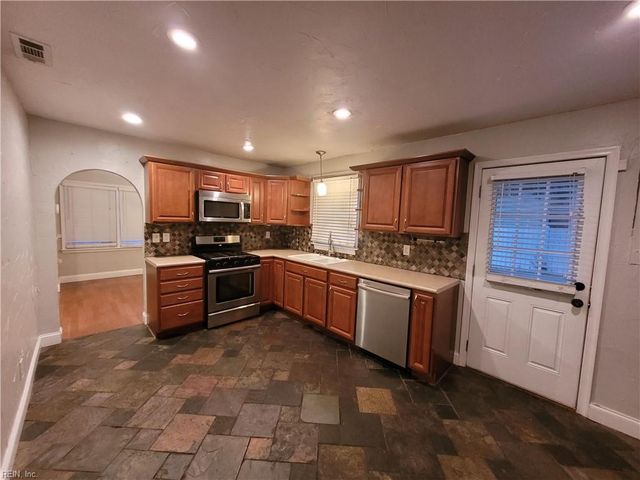 1305 W 37th ST, Norfolk, VA 23508