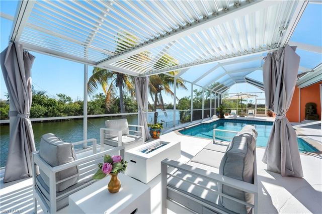 2007 NE 1st AVE, Cape Coral, FL 33909