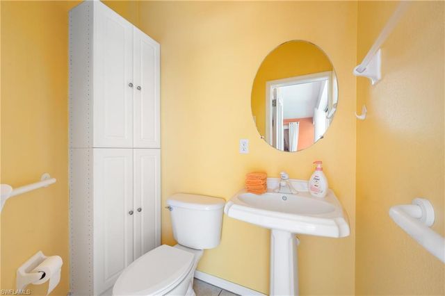 2007 NE 1st AVE, Cape Coral, FL 33909