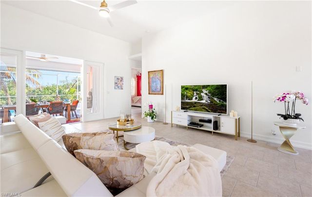 2007 NE 1st AVE, Cape Coral, FL 33909