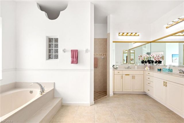 2007 NE 1st AVE, Cape Coral, FL 33909