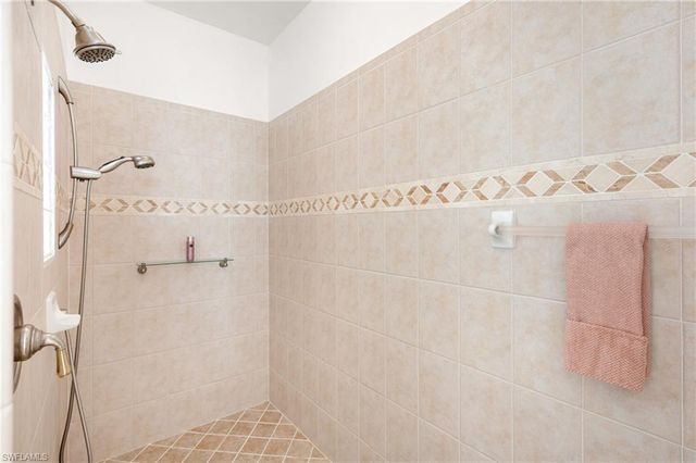 2007 NE 1st AVE, Cape Coral, FL 33909