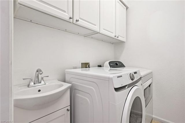 2007 NE 1st AVE, Cape Coral, FL 33909