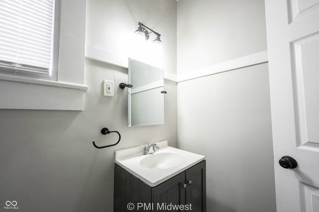 729 N Bosart Avenue, Indianapolis, IN 46201