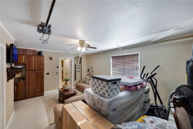 285 Flicker, Perris, CA 92571