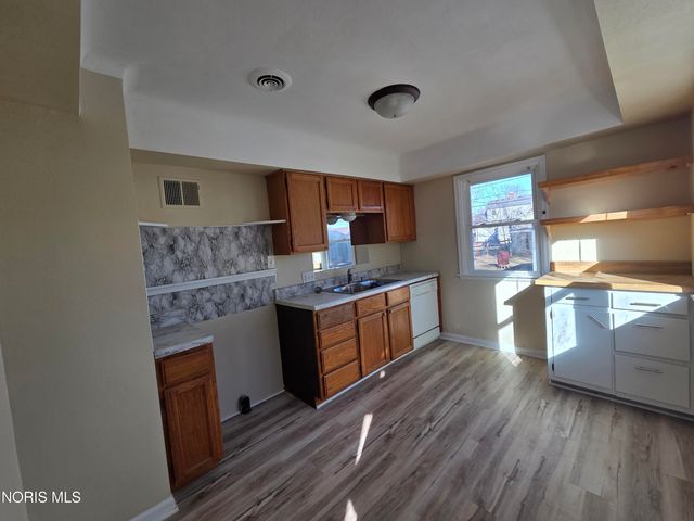 706 Carver Boulevard, Toledo, OH 43607