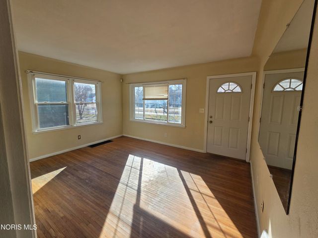 706 Carver Boulevard, Toledo, OH 43607