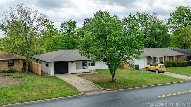 4800 E Frank Phillips, Bartlesville, OK 74006