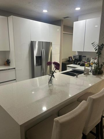 4466 Blossom Ln, Weston, FL 33331