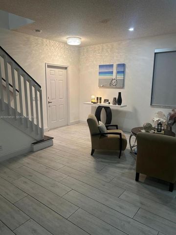 4466 Blossom Ln, Weston, FL 33331