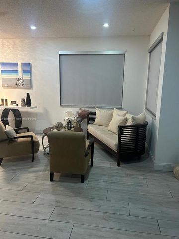 4466 Blossom Ln, Weston, FL 33331