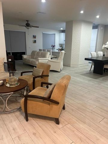 4466 Blossom Ln, Weston, FL 33331