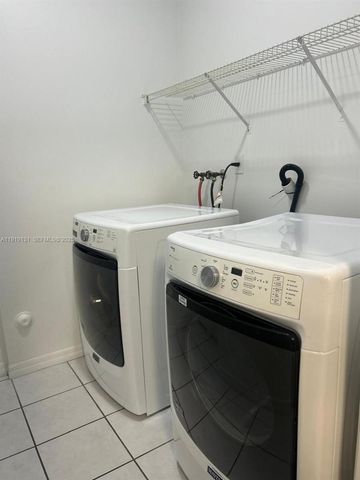 4466 Blossom Ln, Weston, FL 33331