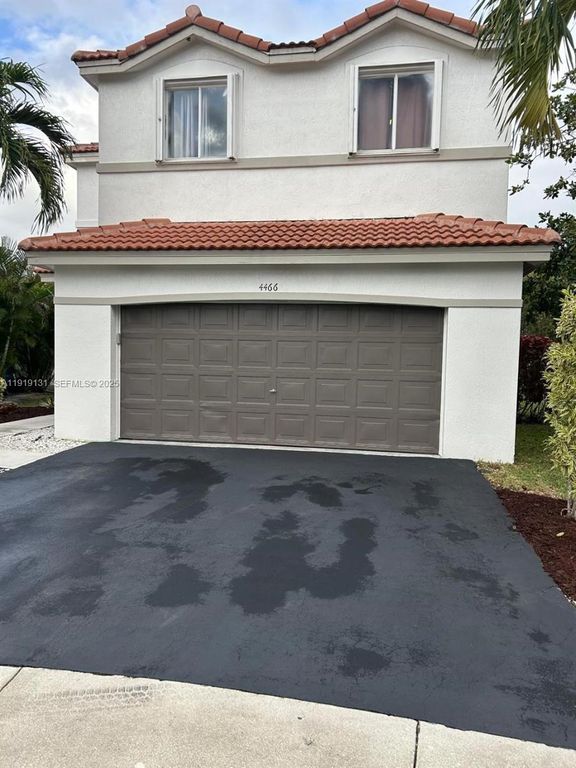 4466 Blossom Ln, Weston, FL 33331