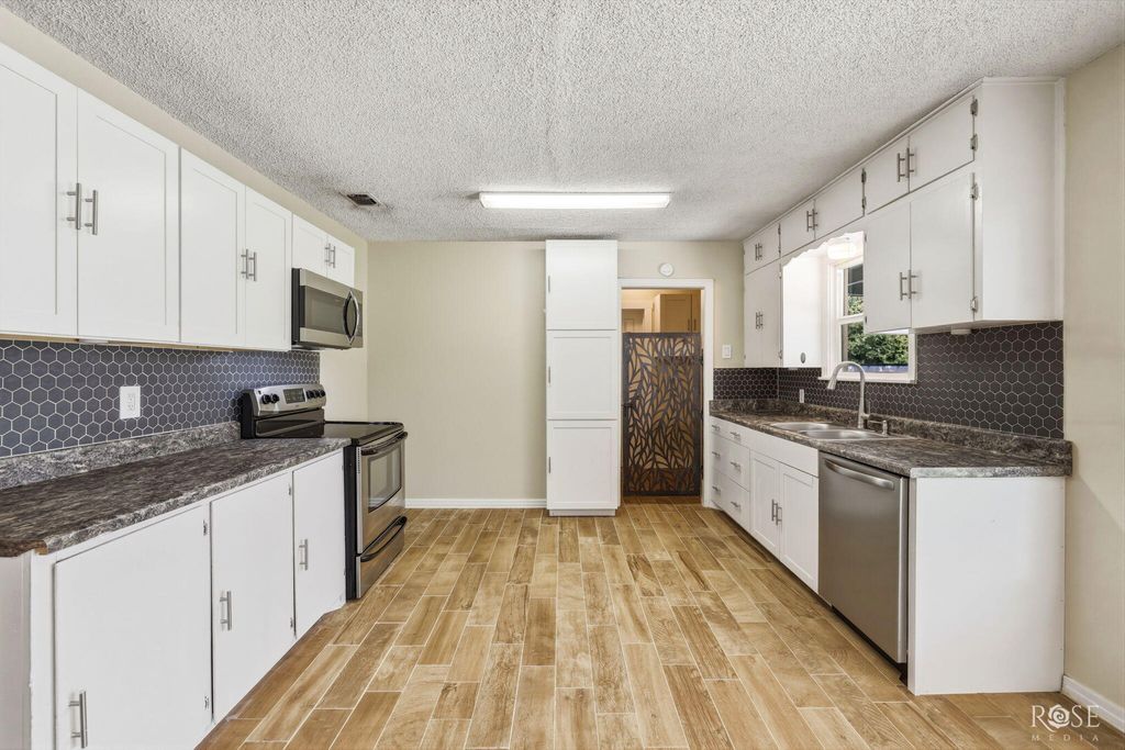 Image 13 of property listing at 310 Greer Street, San Angelo, TX 76903