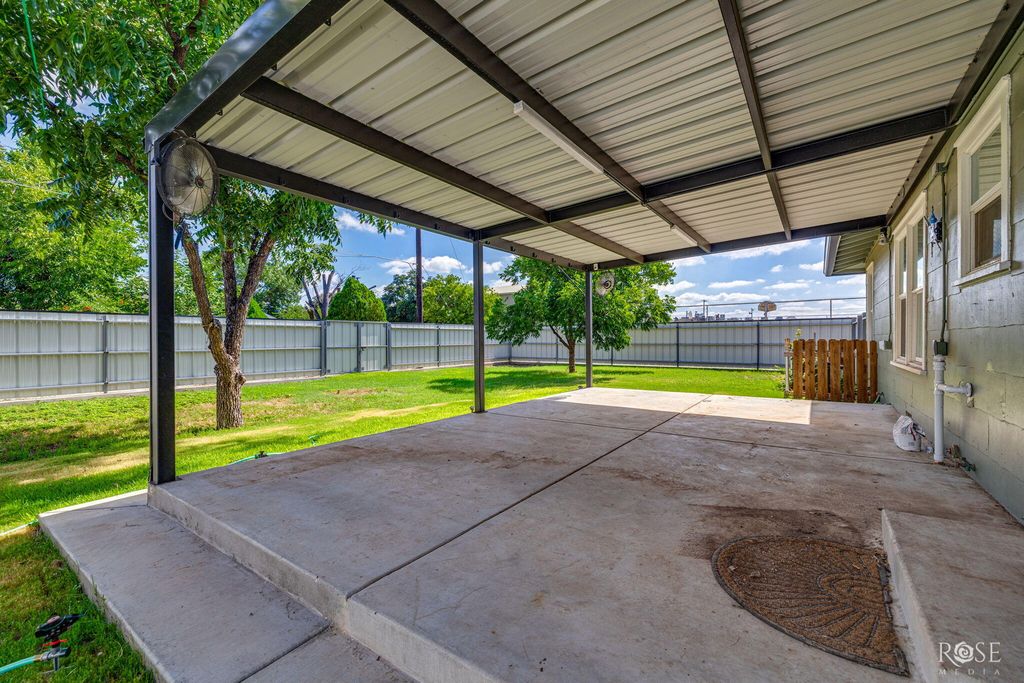 Image 24 of property listing at 310 Greer Street, San Angelo, TX 76903
