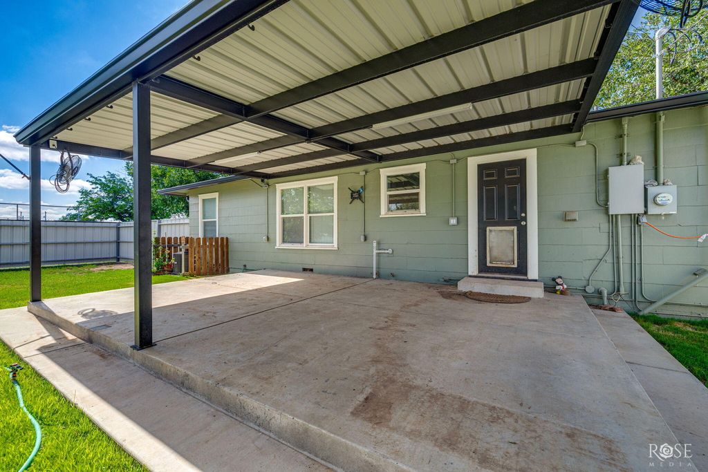 Image 25 of property listing at 310 Greer Street, San Angelo, TX 76903