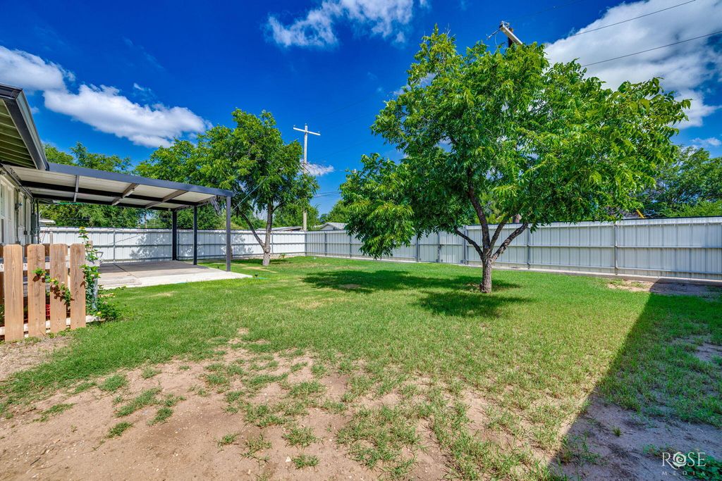Image 30 of property listing at 310 Greer Street, San Angelo, TX 76903